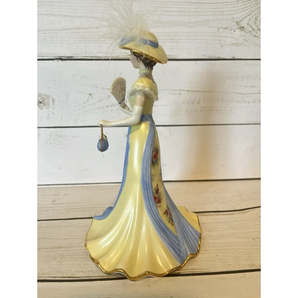 Bradford Editions 2004 Lena Liu 4th Elegant Era Bell Summer Breeze & Certificate